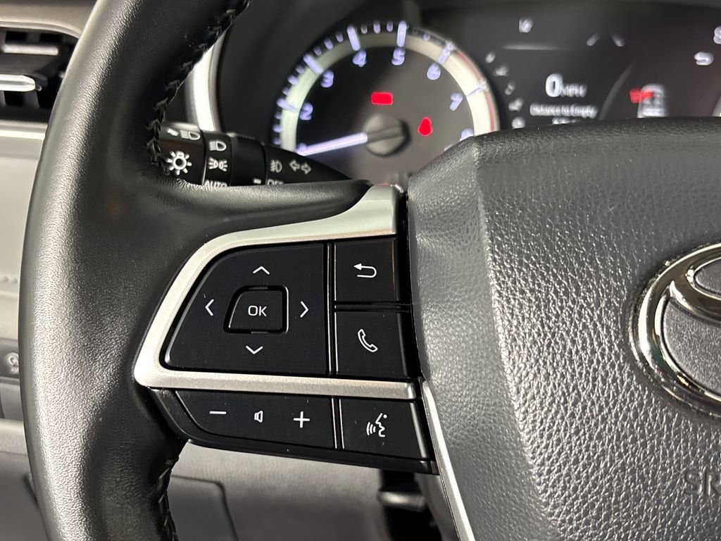 Used 2023 Toyota Highlander XLE image 15