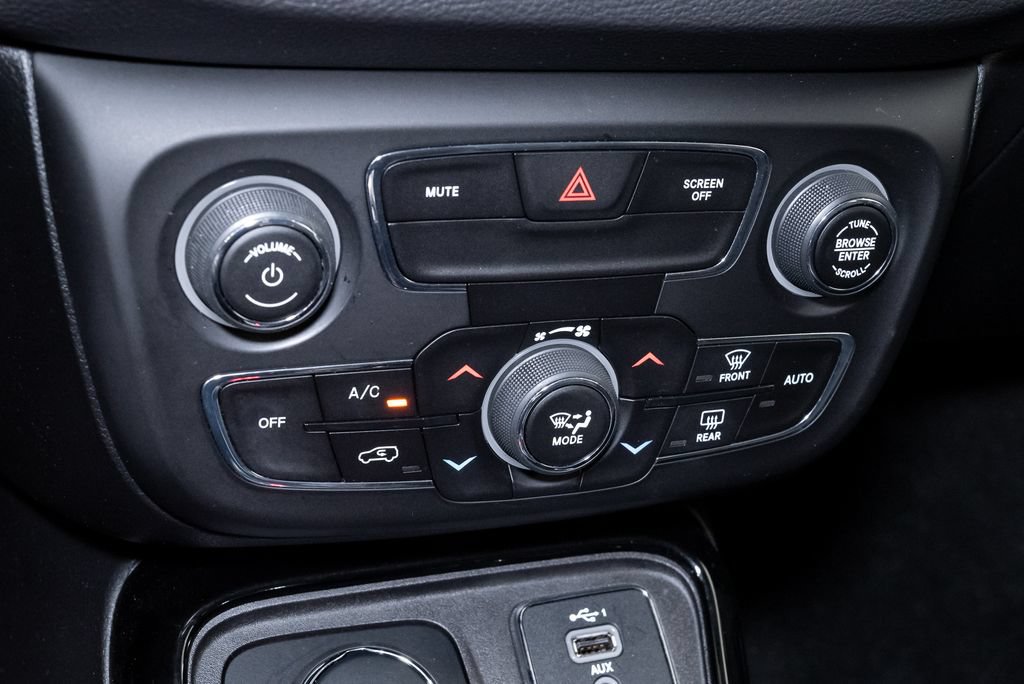 Used 2019 Jeep Compass Limited AWD/4WD image 14