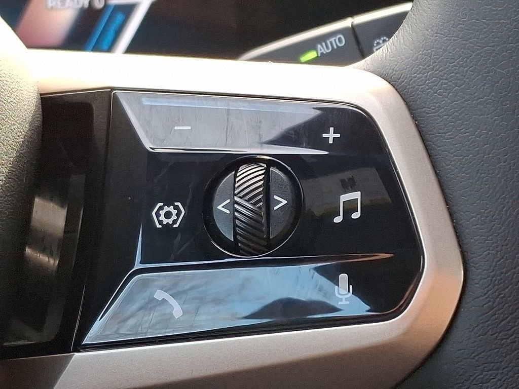 Used 2025 BMW iX xDrive50 w/ Premium Package image 24