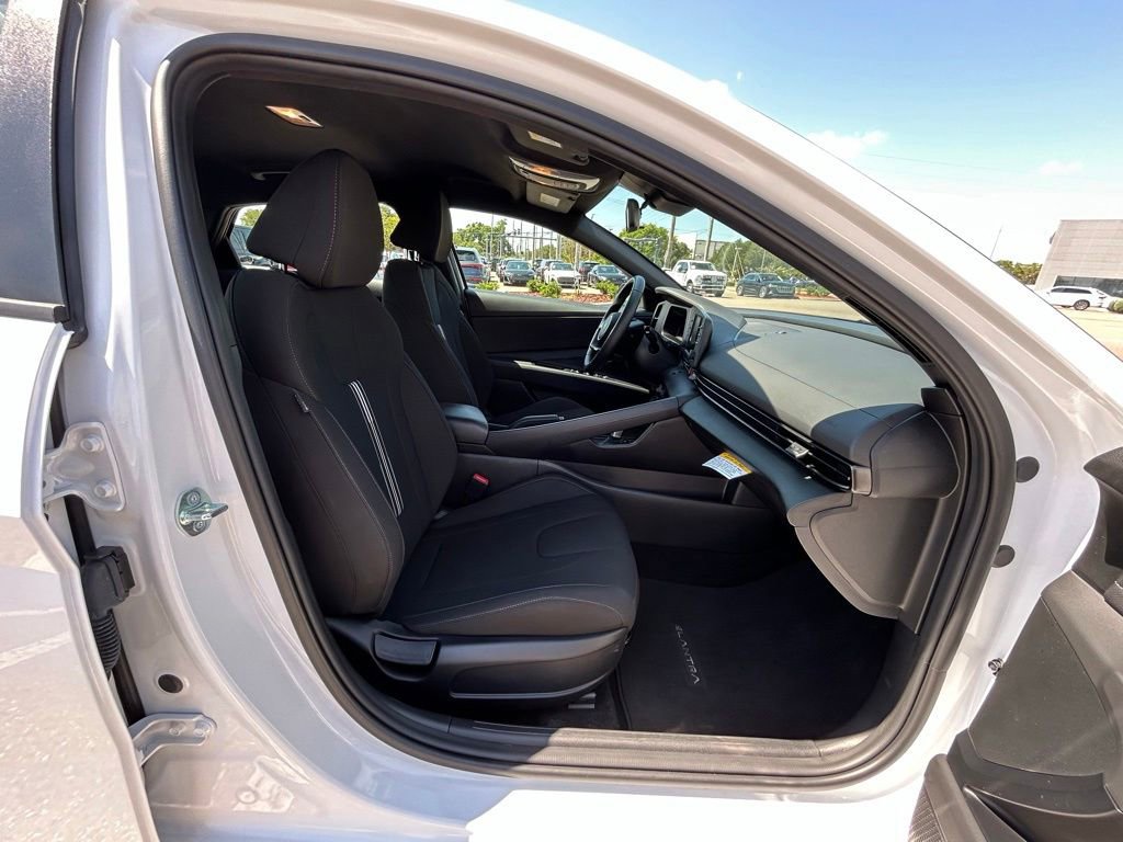 Used 2025 Hyundai Elantra Sport FWD image 49