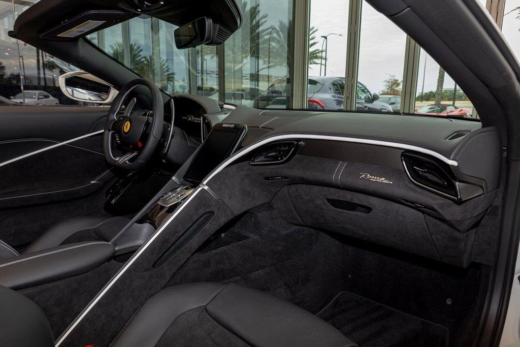 Used 2024 Ferrari Roma Spider image 31