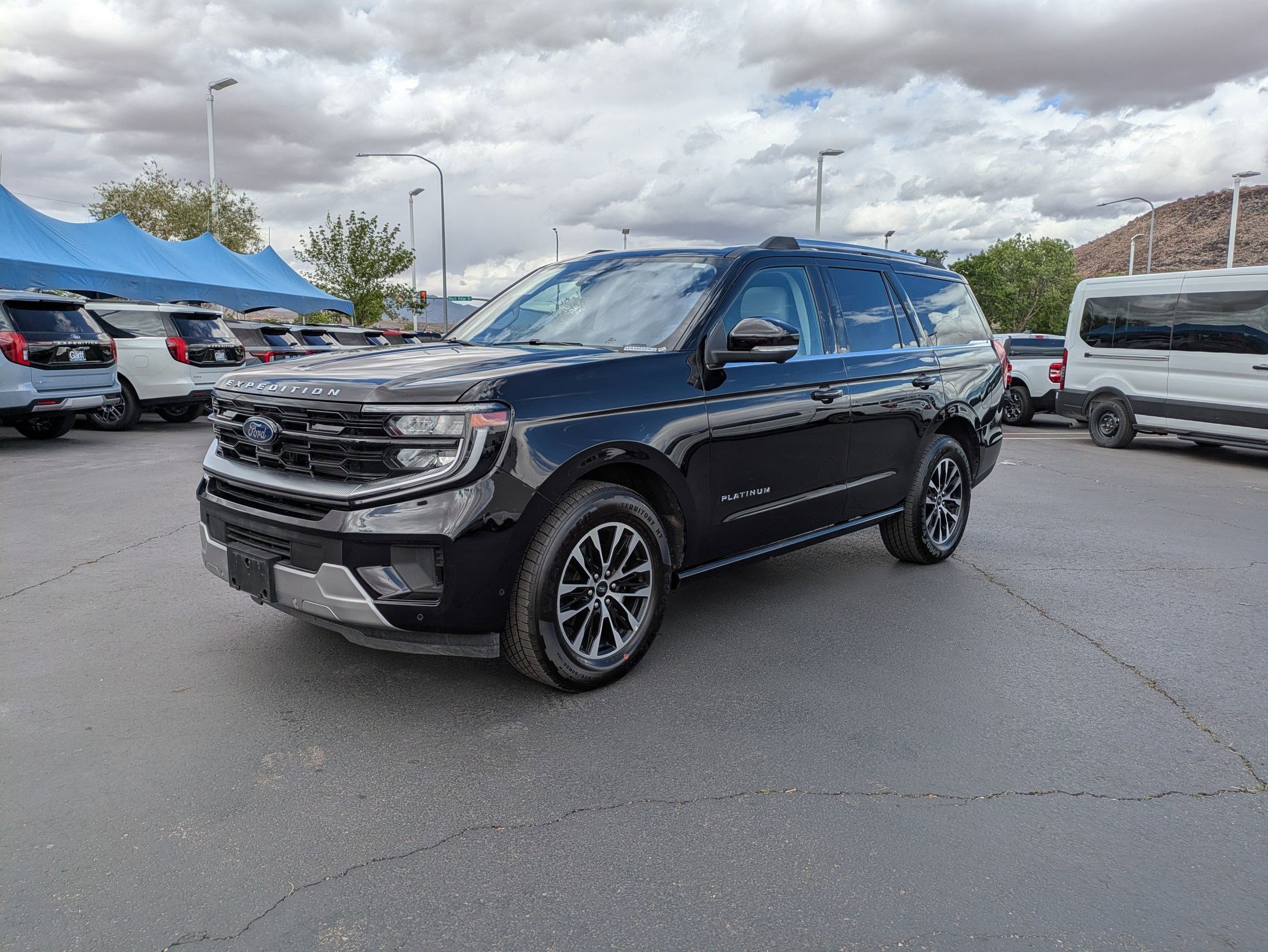 Used 2025 Ford Expedition Platinum image 10
