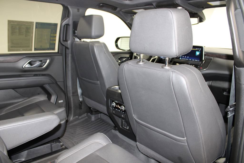 Used 2023 Chevrolet Suburban Z71 w/ Luxury Package image 36