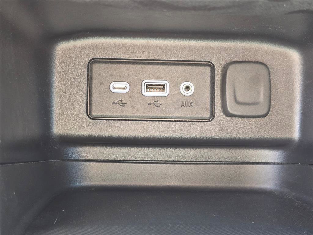 Used 2024 Chevrolet Equinox RS FWD image 17