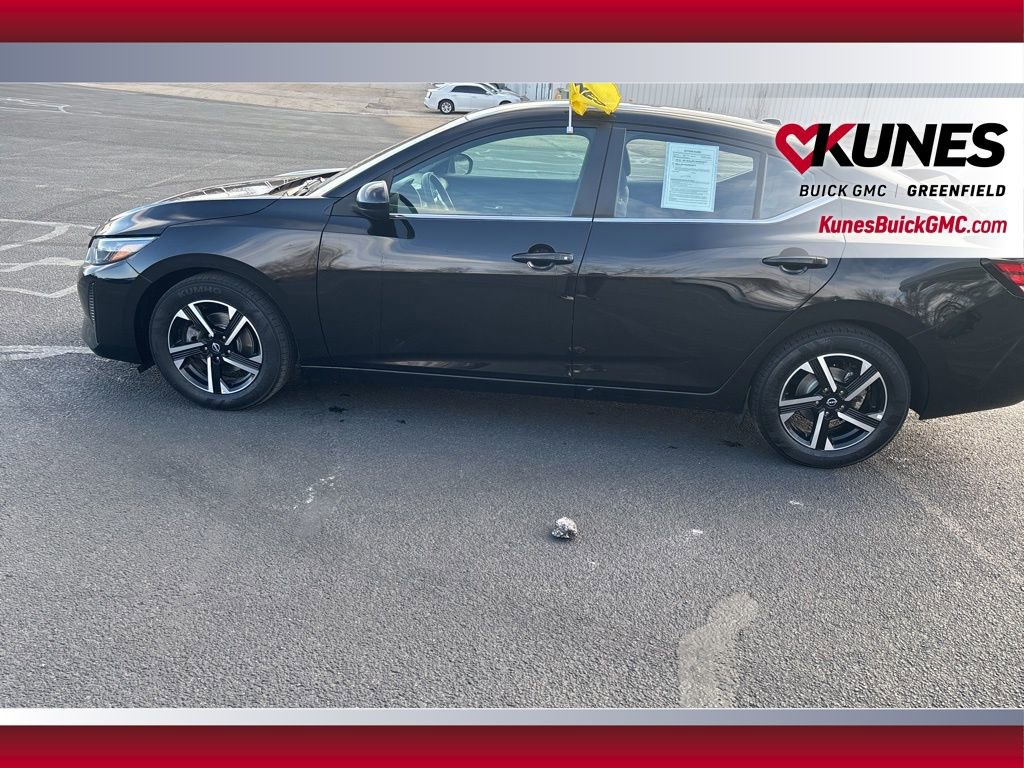 Used 2024 Nissan Sentra SV FWD image 11