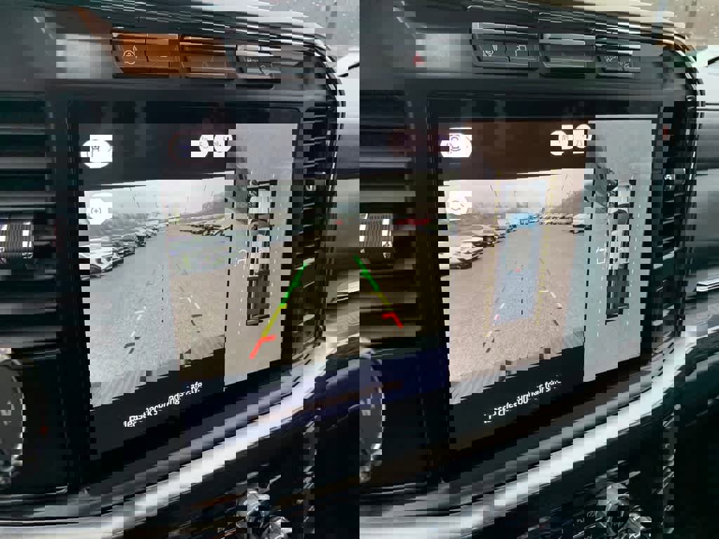 Used 2024 Ford F350 Lariat w/ Black Appearance Package image 15