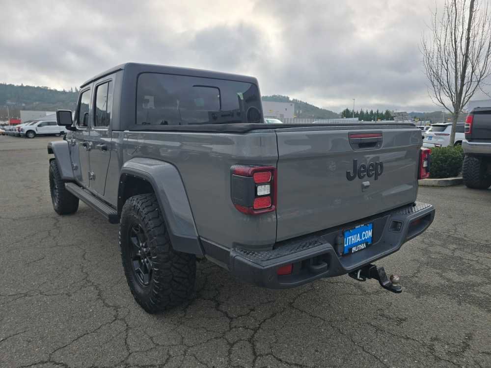 Used 2021 Jeep Gladiator Sport image 3