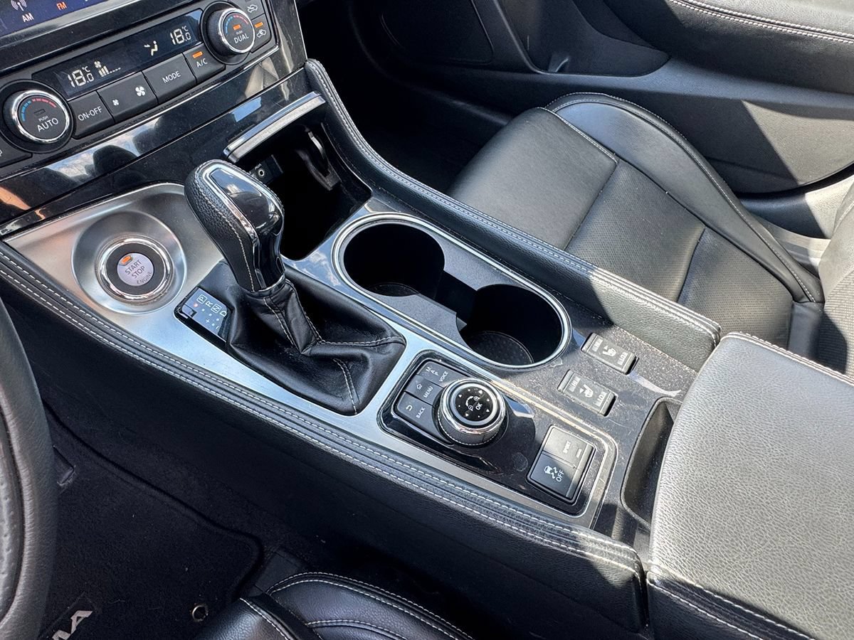 Used 2023 Nissan Maxima SL FWD image 17