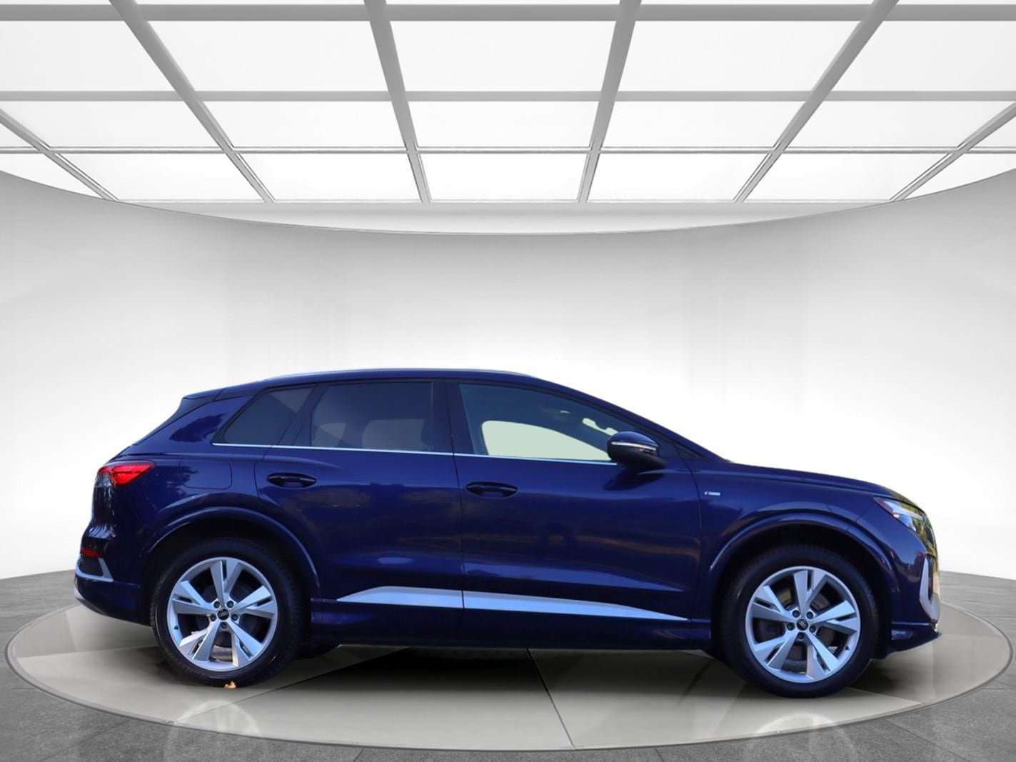 Used 2023 Audi Q4 e-tron Premium Plus w/ Premium Plus AWD/4WD image 5