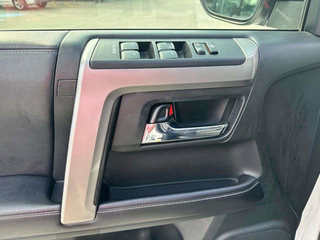 Used 2016 Toyota 4Runner SR5 Premium image 25