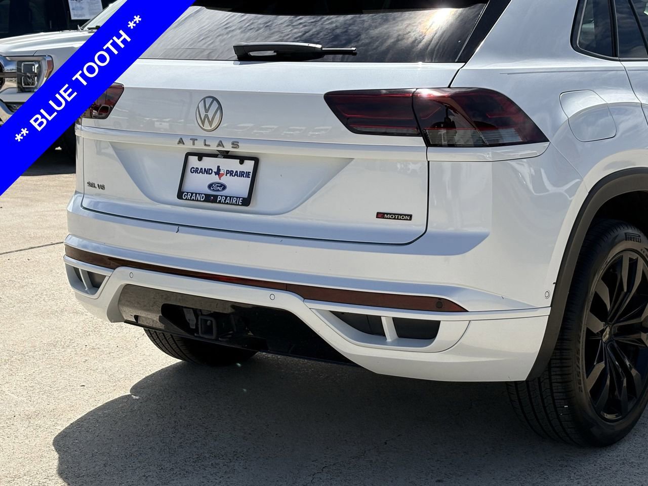 Used 2022 Volkswagen Atlas Cross Sport SEL Premium R-Line AWD/4WD image 8