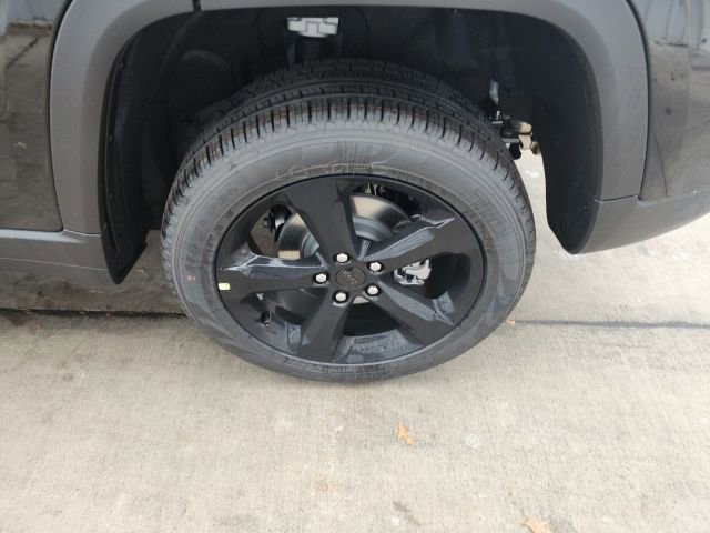 New 2025 Jeep Grand Cherokee Limited w/ Black Appearance Package image 24