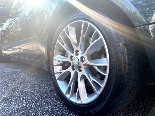 Used 2014 Jaguar XF 3.0 image 17