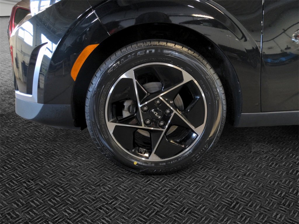 Used 2023 Kia Soul EX image 11