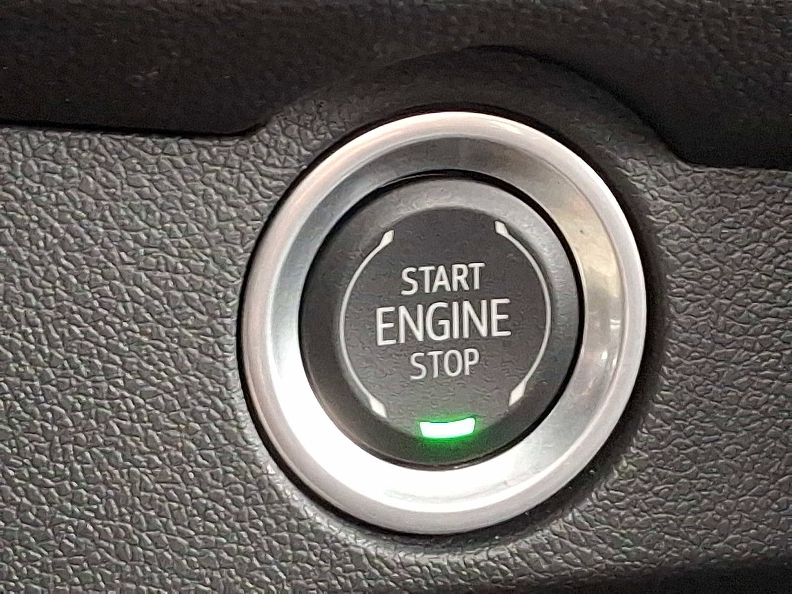 Used 2024 Chevrolet Traverse RS image 25