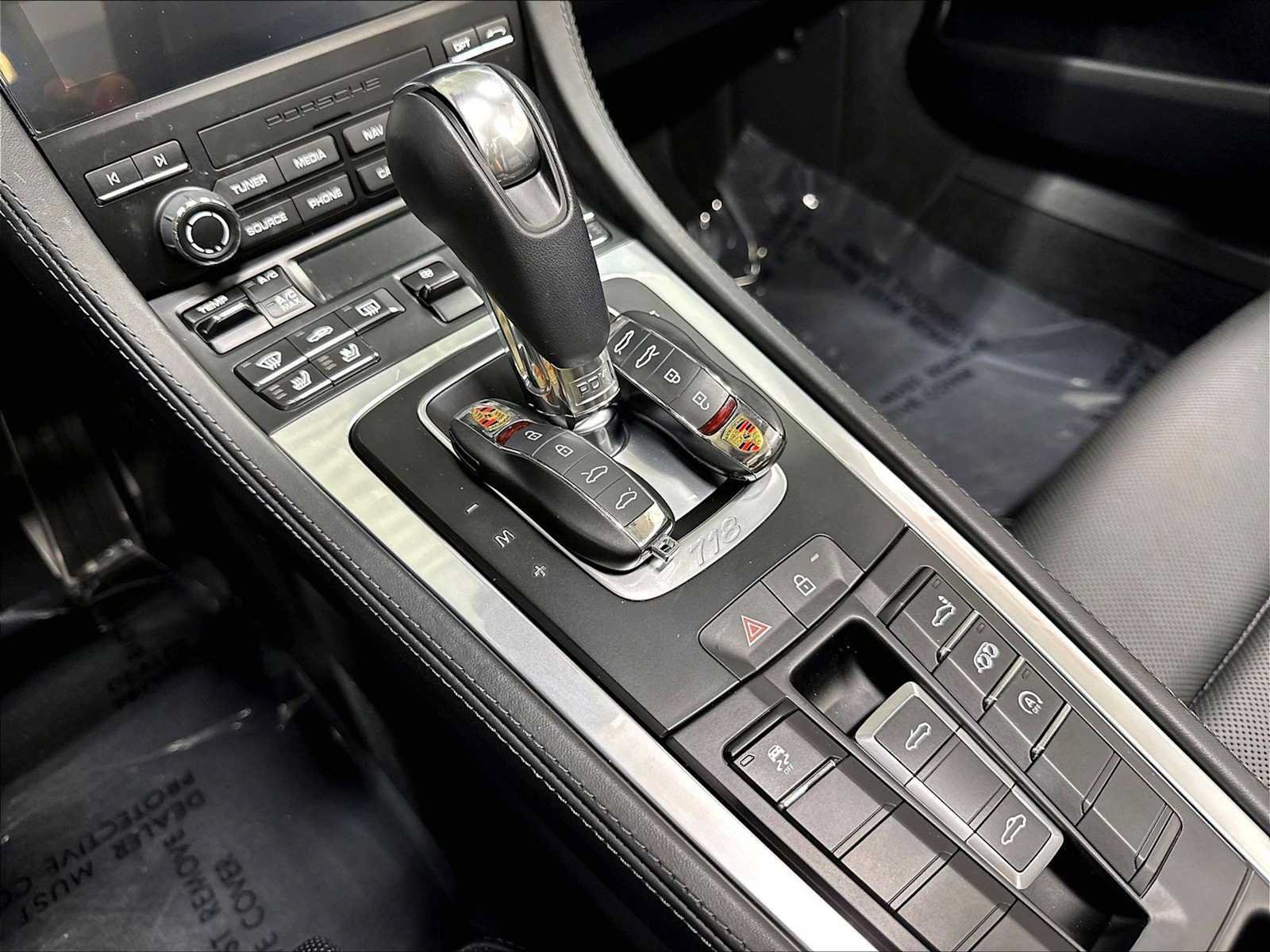 Used 2025 Porsche 718 Boxster S RWD image 35