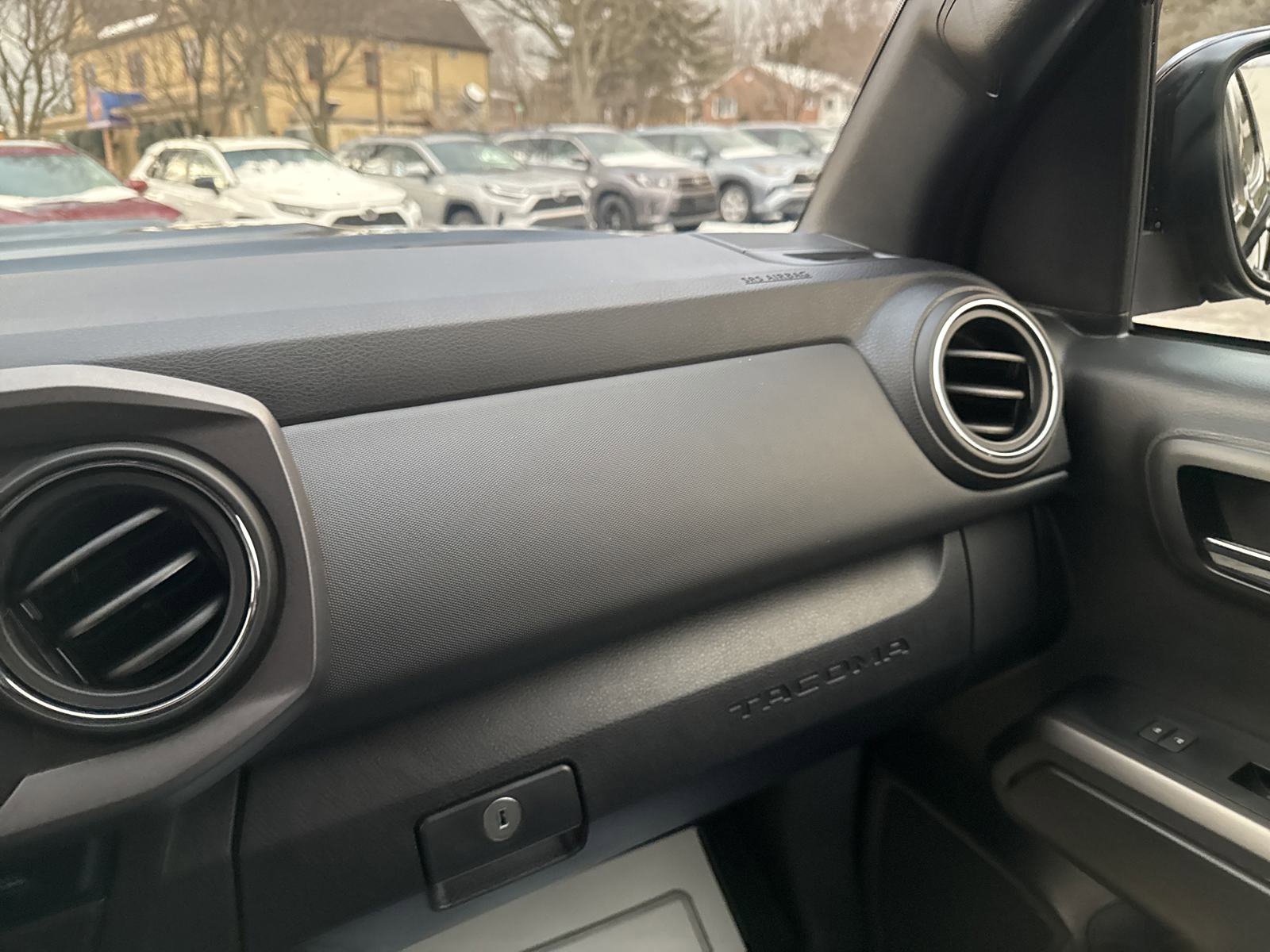 Used 2023 Toyota Tacoma TRD Sport image 37