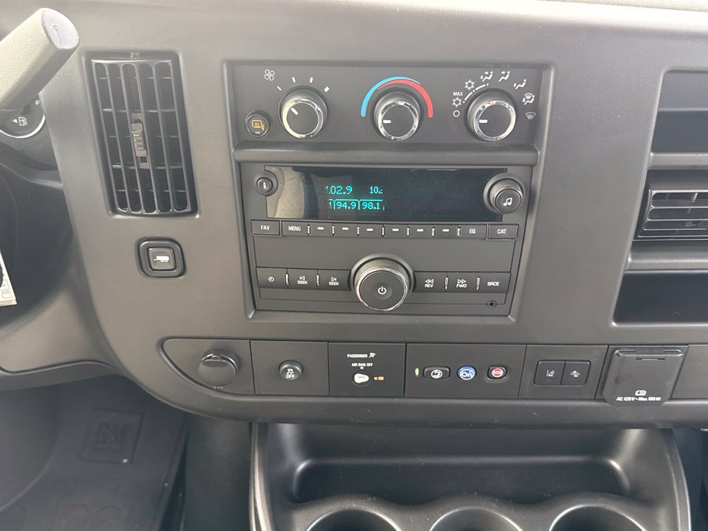 Used 2025 Chevrolet Express 3500 LT w/ LT Preferred Equipment Group RWD image 22