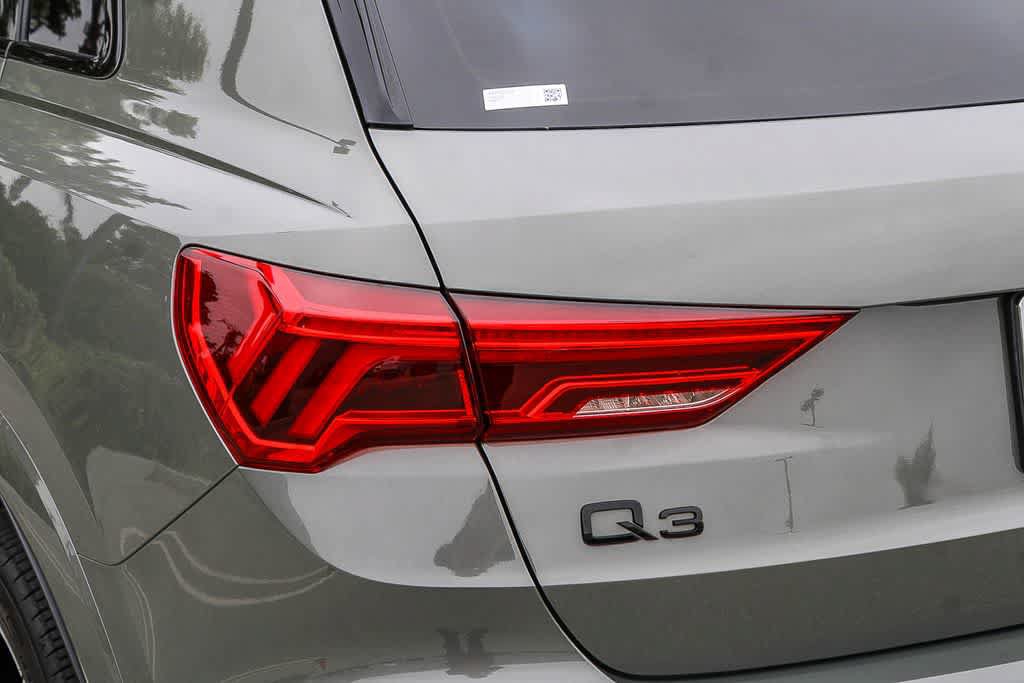 Used 2023 Audi Q3 2.0T Premium Plus w/ Premium Plus Package AWD/4WD image 8