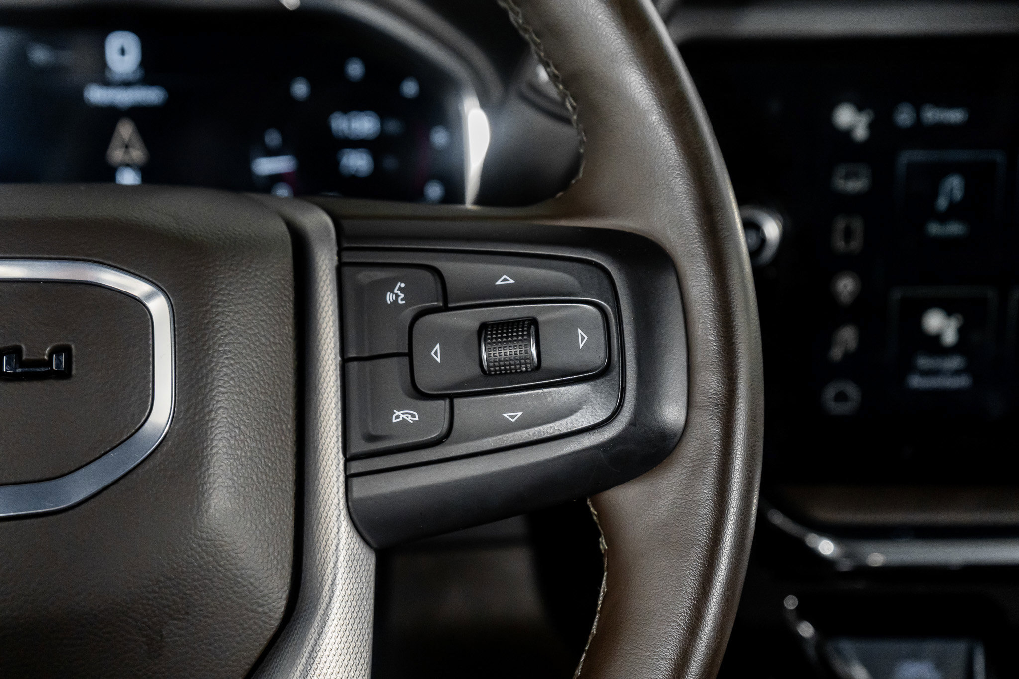 Used 2025 GMC Sierra 3500 Denali w/ Denali Reserve Package image 45