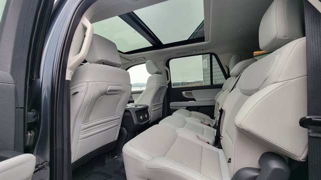 Used 2025 Ford Expedition Max Platinum image 82