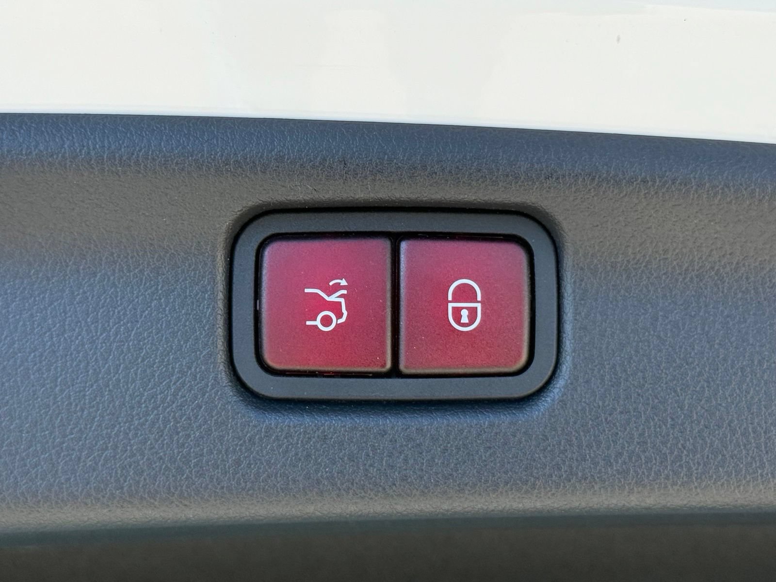 Used 2023 Mercedes-Benz C 300 Sedan image 17