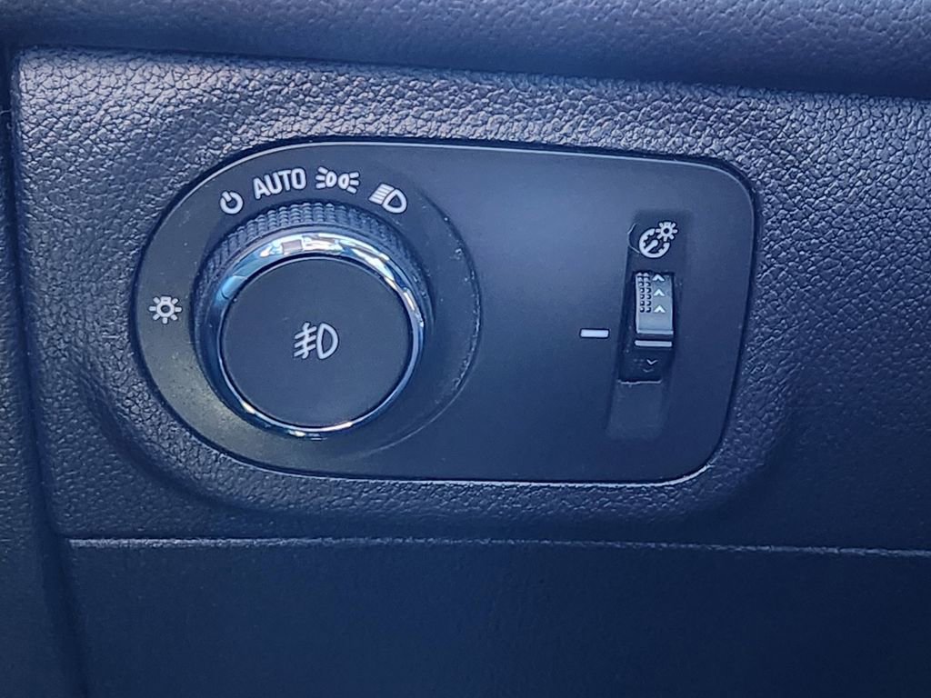 Used 2016 Chevrolet Cruze Premier image 11