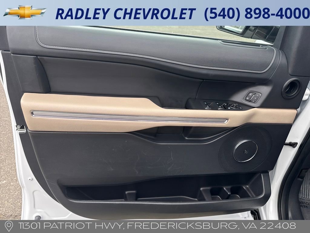 Used 2024 Ford Expedition Limited image 5