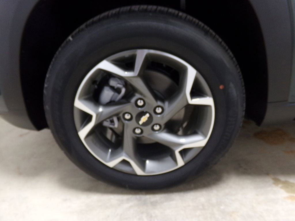 New 2025 Chevrolet Trax LT w/ Driver Confidence Package image 29