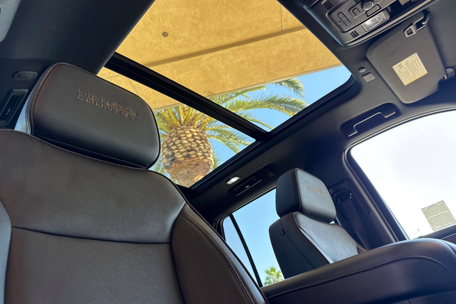 Certified 2023 Chevrolet Tahoe High Country AWD/4WD image 19