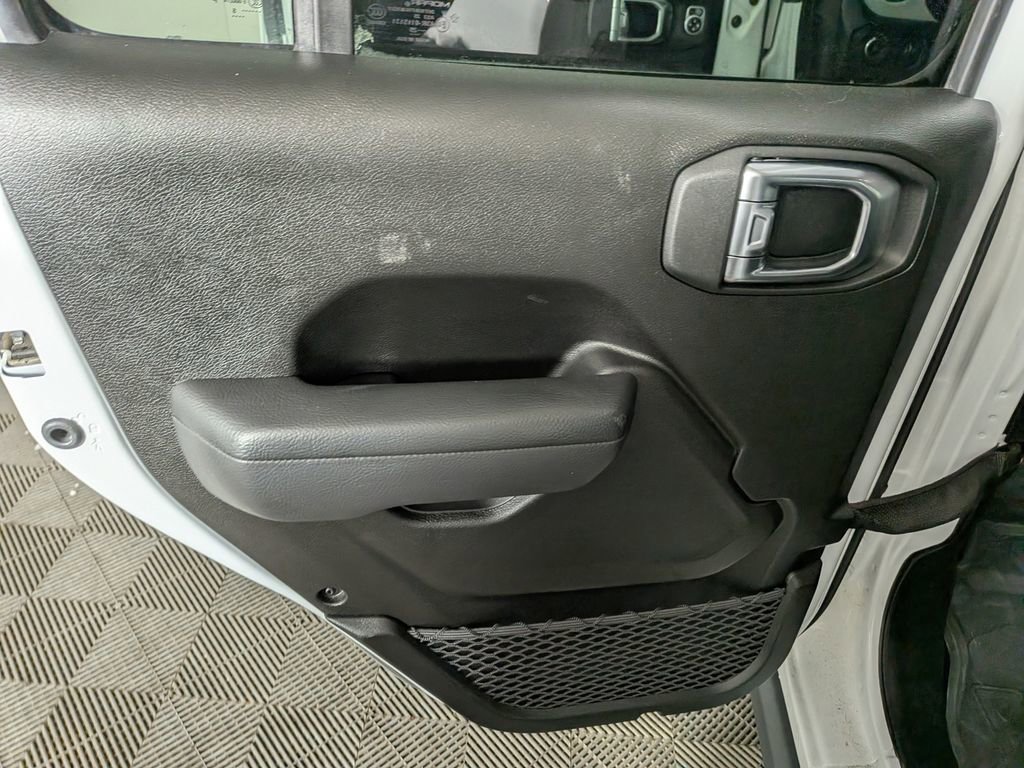 Certified 2025 Jeep Wrangler Willys 4xe image 31