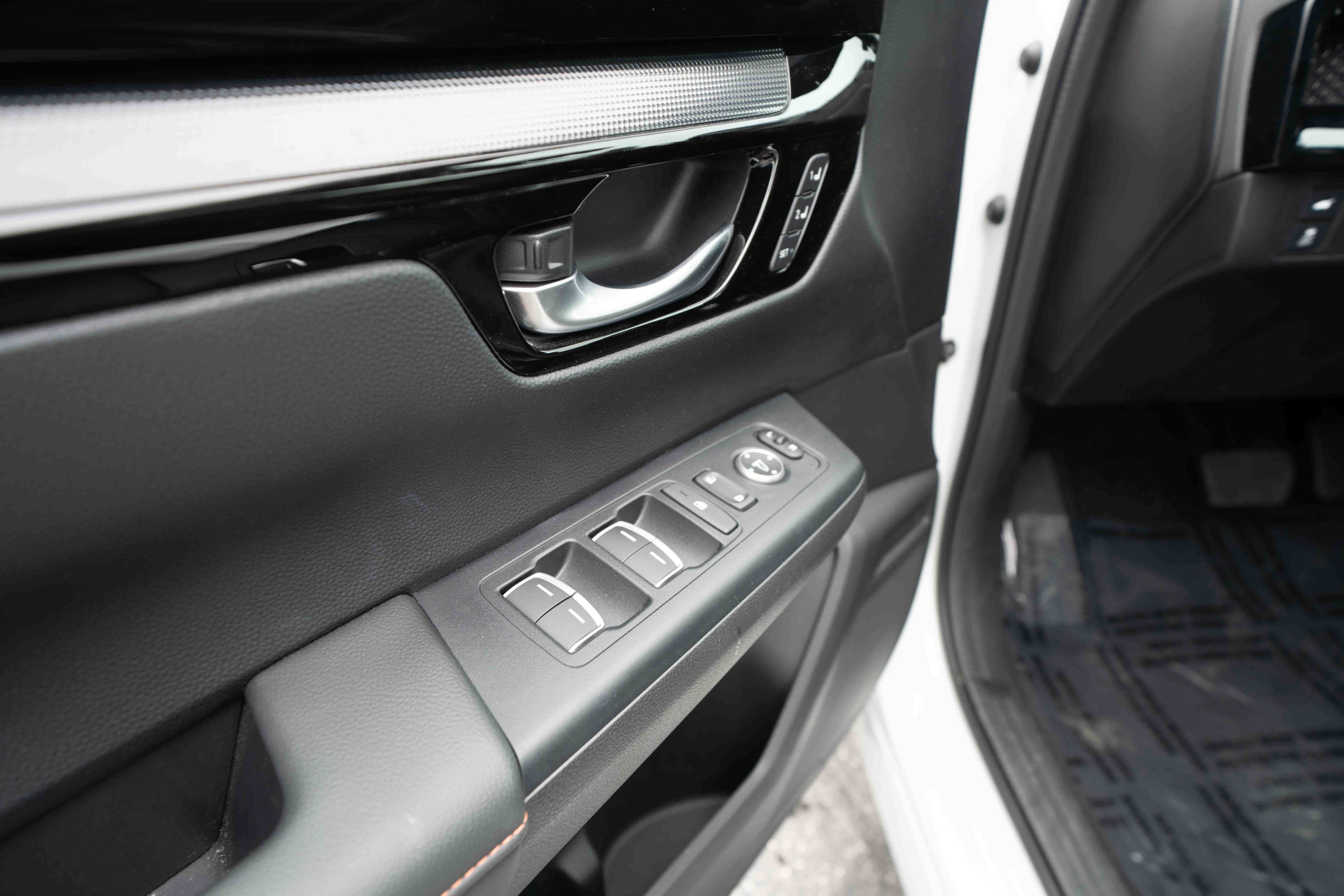 Certified 2024 Honda CR-V Sport Touring image 7
