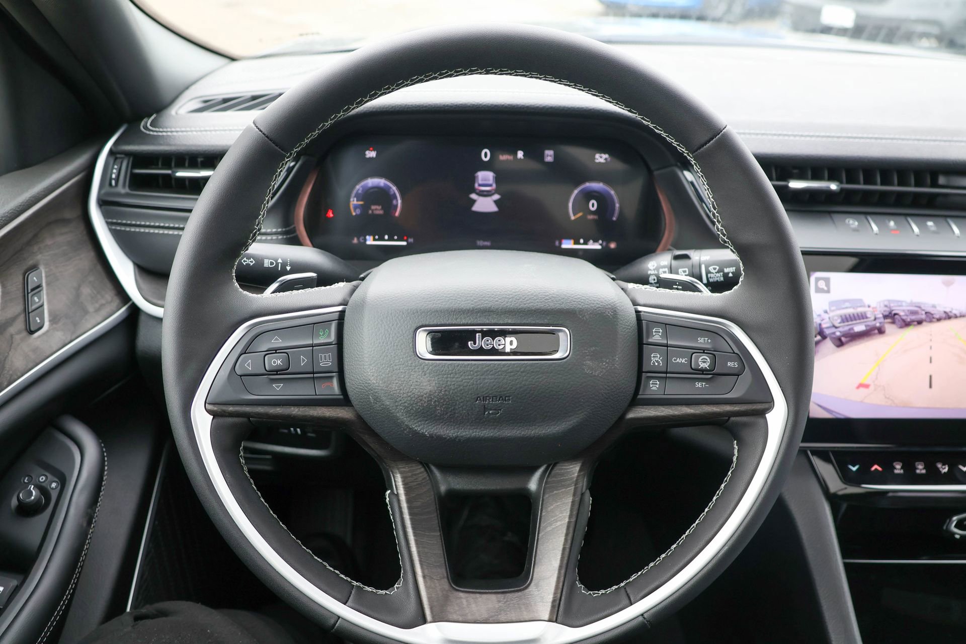 New 2026 Jeep Grand Cherokee L Limited w/ Limited Altitude Package image 30