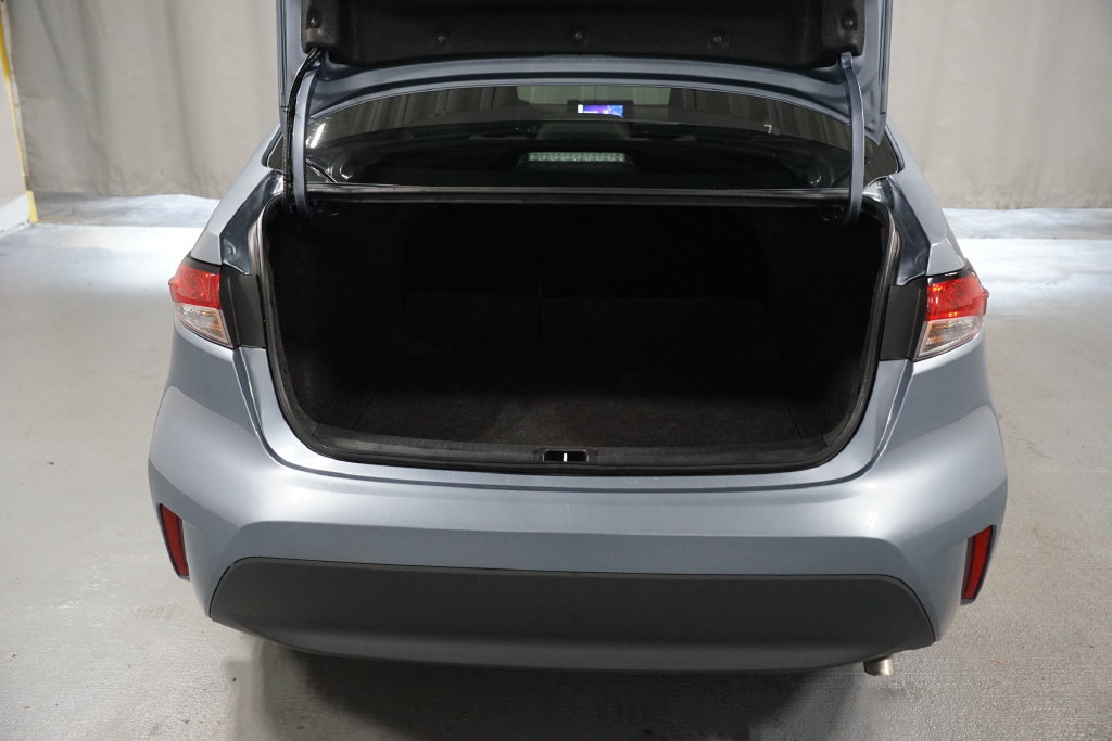Certified 2025 Toyota Corolla LE FWD image 31