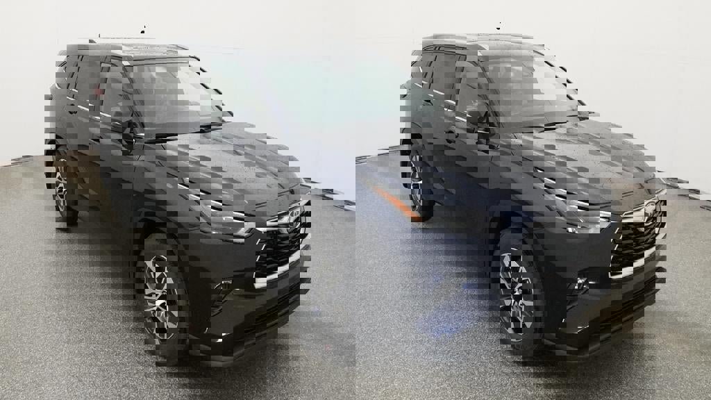 New 2026 Toyota Highlander XLE image 13