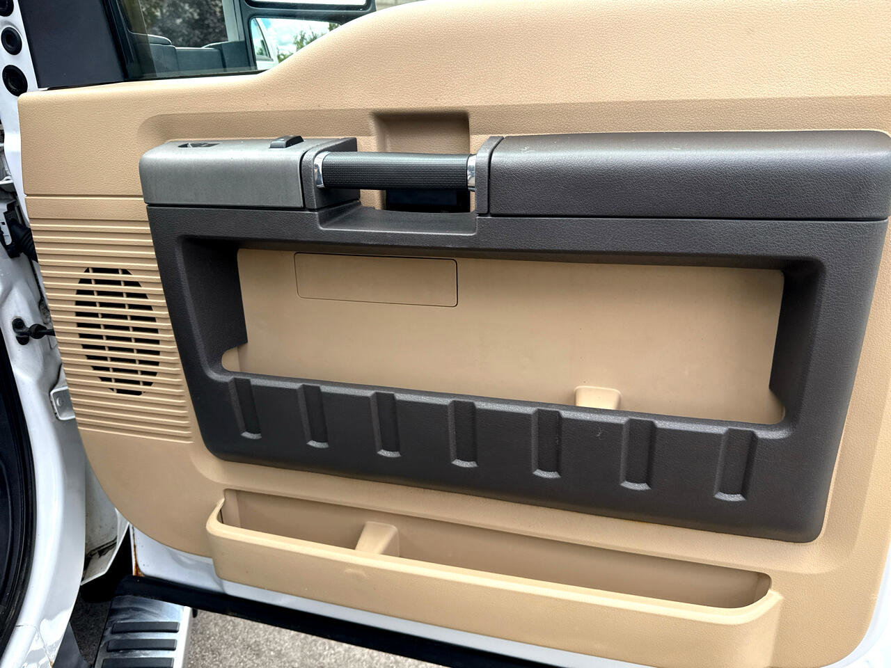 Used 2016 Ford F350 Lariat w/ Chrome Package image 24