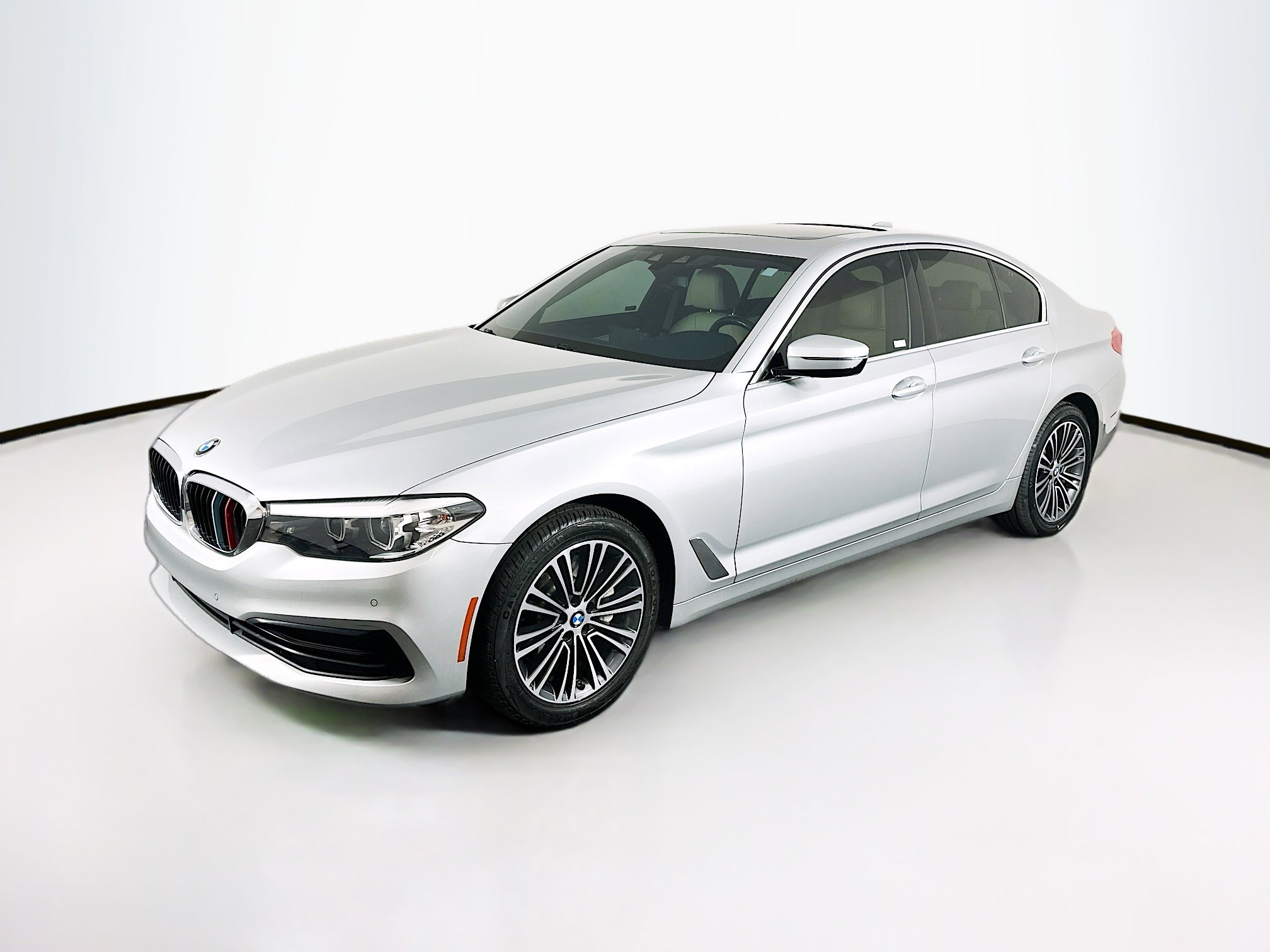 Used 2020 BMW 530i w/ Convenience Package image 3