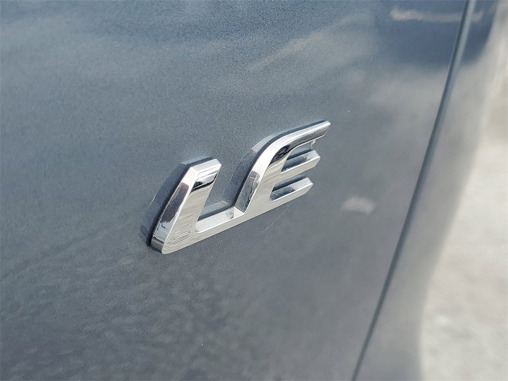 Used 2024 Toyota Corolla Cross LE image 9