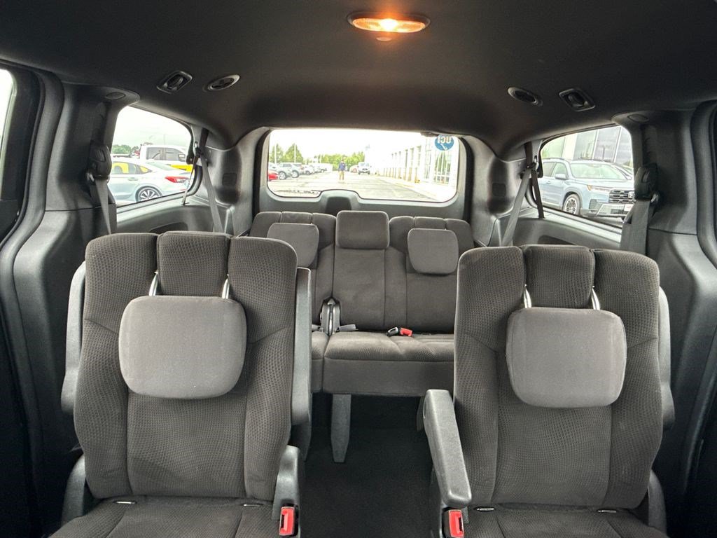 Used 2018 Dodge Grand Caravan SE FWD image 19