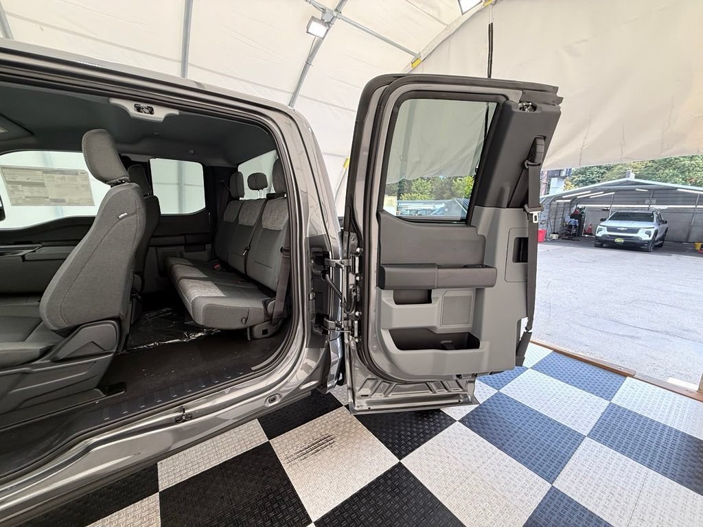New 2026 Ford F250 XLT w/ FX4 Off-Road Package AWD/4WD image 17