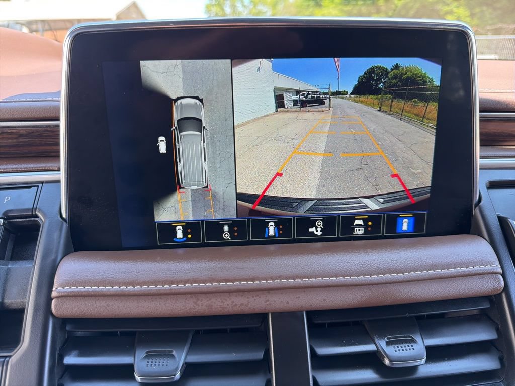 Used 2022 Chevrolet Suburban High Country AWD/4WD image 45