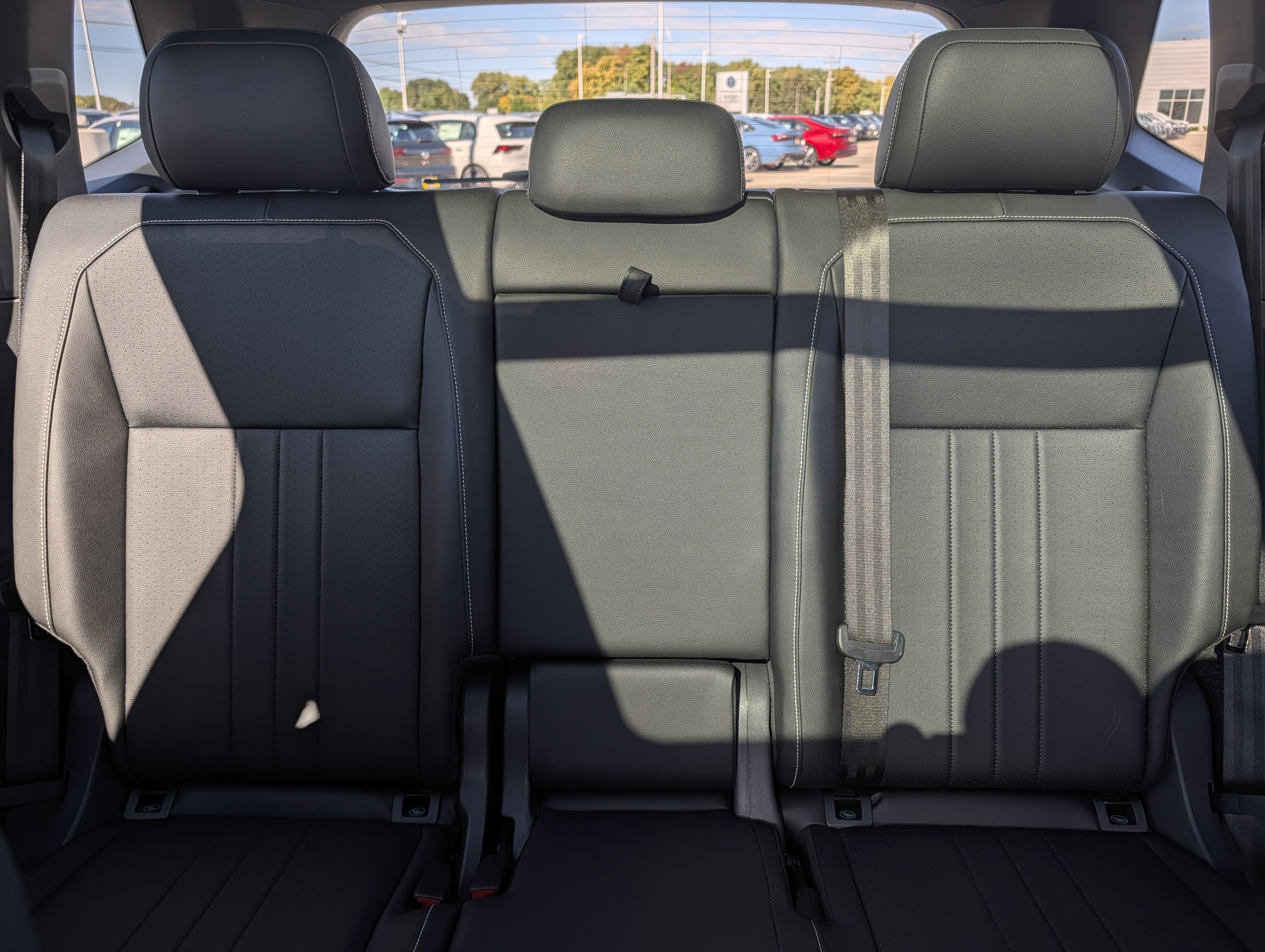Certified 2024 Volkswagen Tiguan SE R-Line w/ MDO Package, Two-Row AWD/4WD image 16