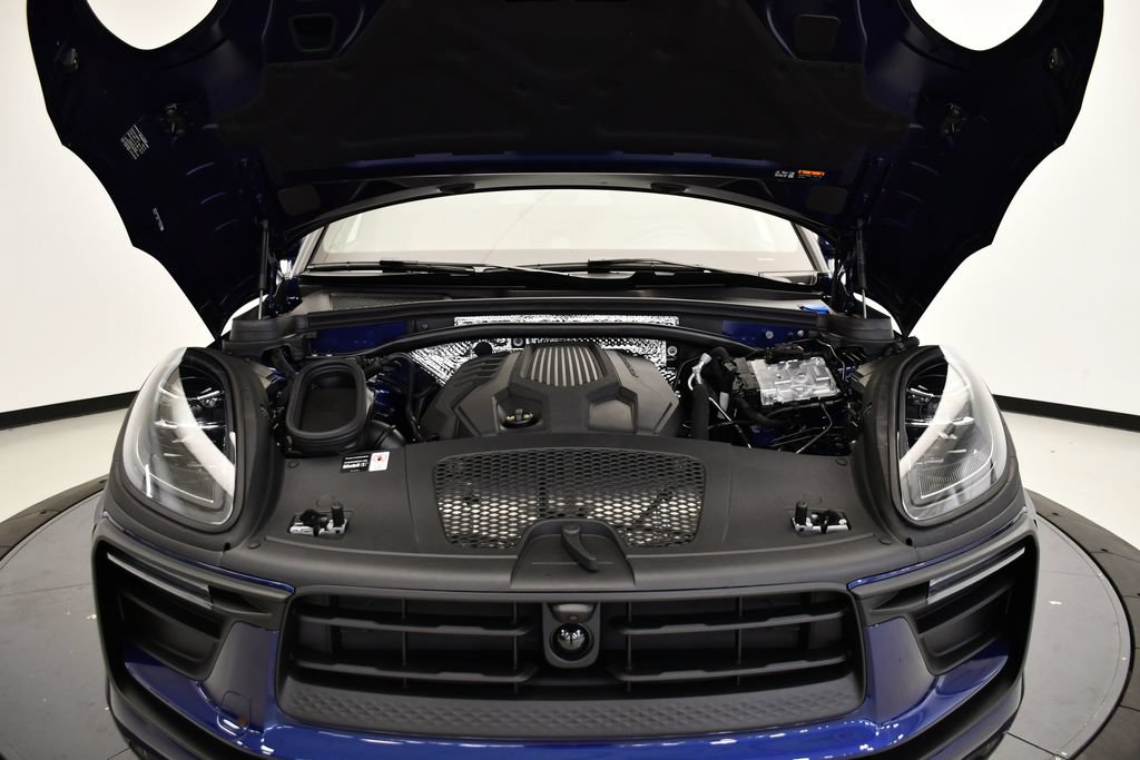 Certified 2026 Porsche Macan Turbo AWD/4WD image 13