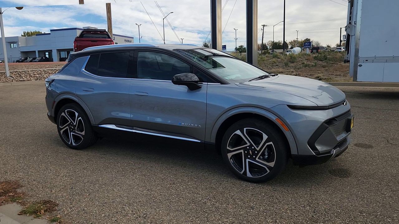 New 2026 Chevrolet Equinox EV LT image 2