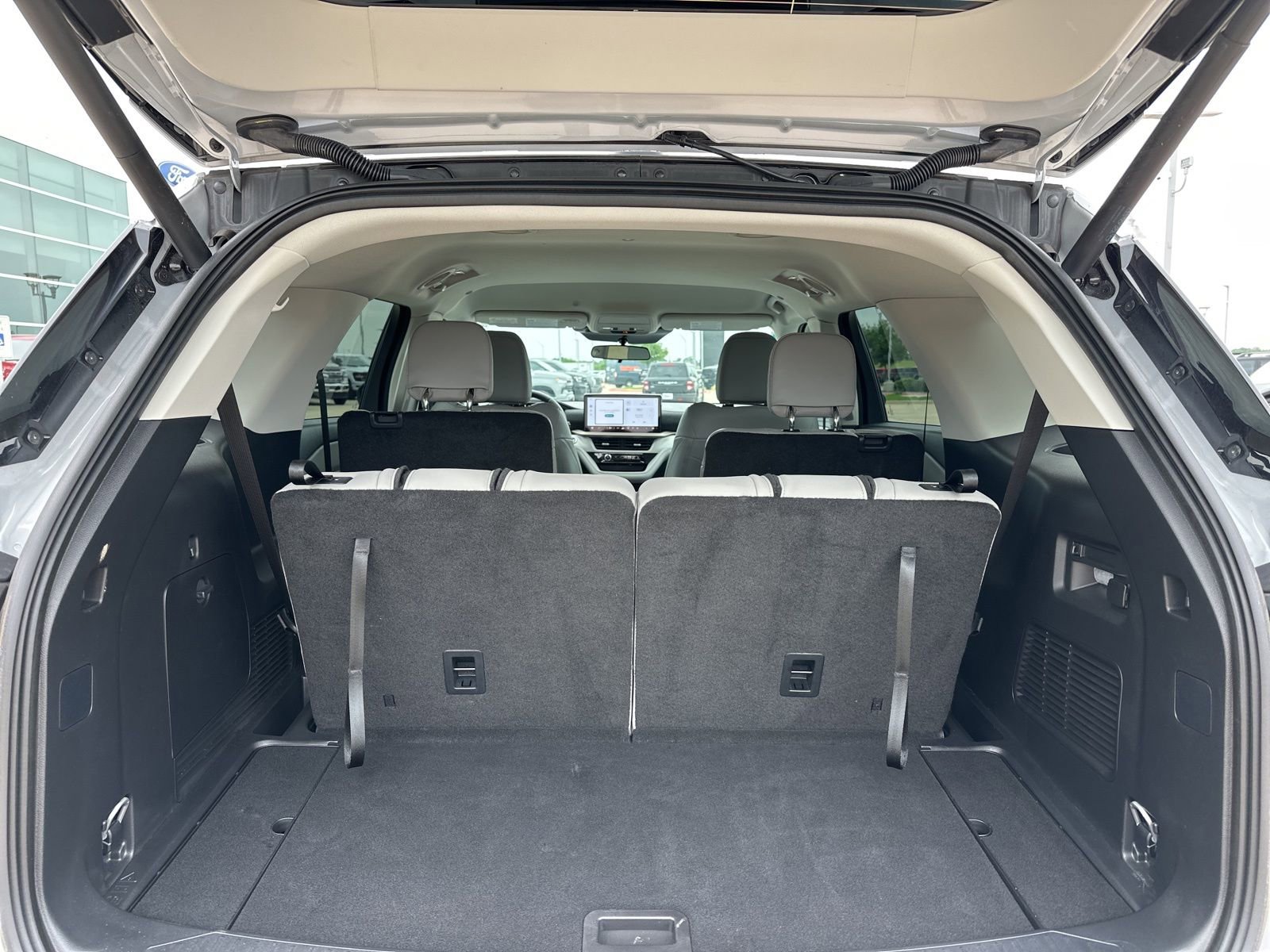 New 2025 Ford Explorer Active w/ Active Comfort Package RWD image 28