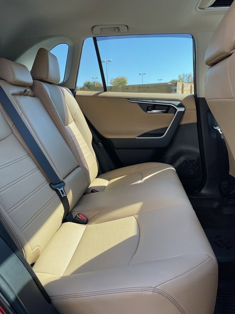 Used 2022 Toyota RAV4 Limited FWD image 20