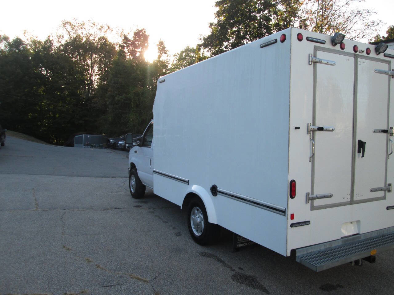 Used 2021 Ford E-350 and Econoline 350 Super Duty w/ Power Windows & Locks Group image 8