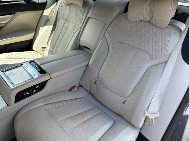 Used 2016 BMW 750i RWD image 29
