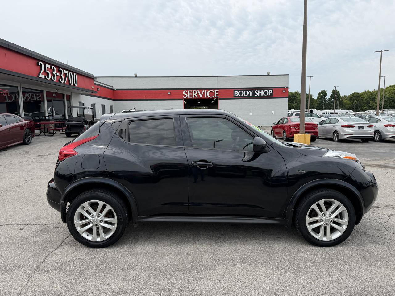 Used 2014 Nissan Juke SV w/ Navigation Package FWD image 2