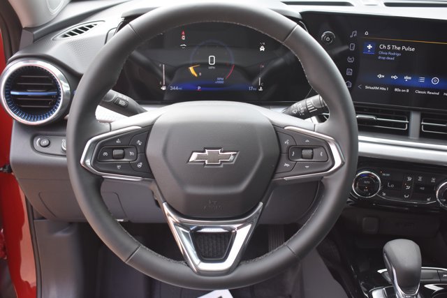 New 2026 Chevrolet Trax LT w/ Sunroof Package FWD image 20